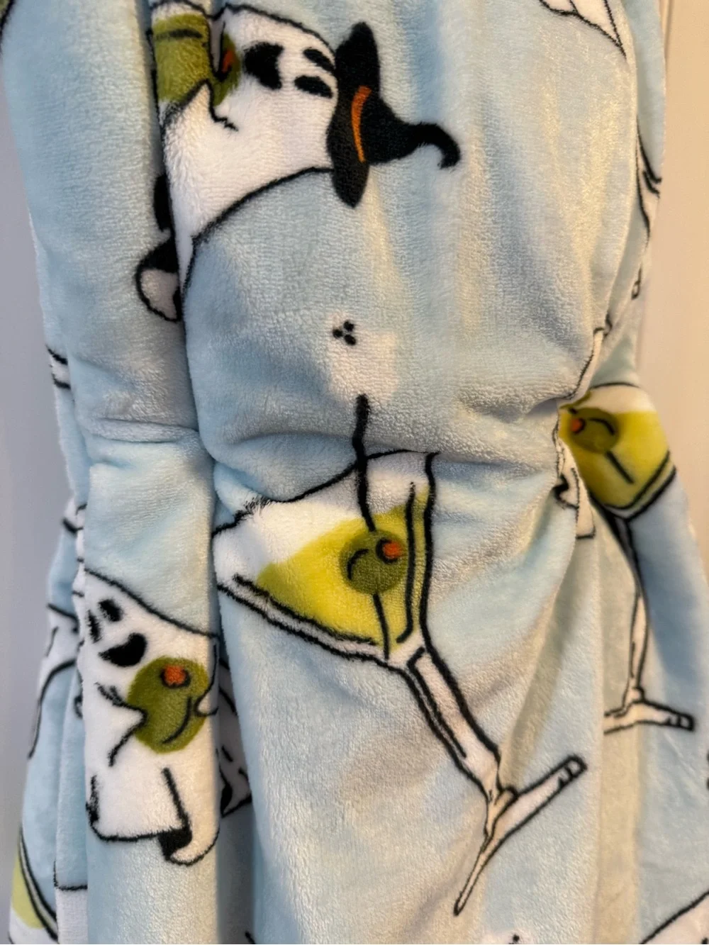T.J.Maxx Light Blue Ghost & Martini Fleece Throw Set